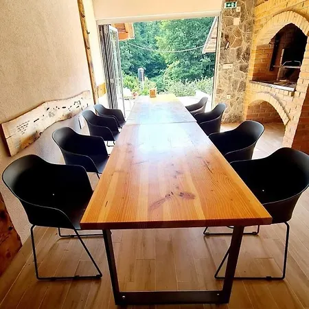 Srce Kozare 別荘 プリイェドル